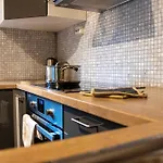 Spacious 3 Bedroom With View 아파트 트롬쇠
