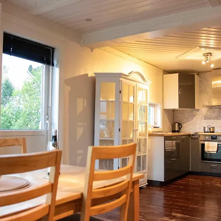 Spacious 3 Bedroom With View 아파트 트롬쇠