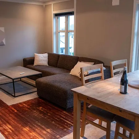 Spacious 3 Bedroom With View Apartman