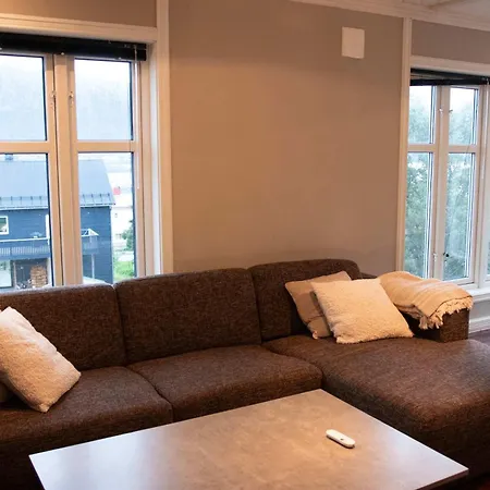 Spacious 3 Bedroom With View * Tromsø