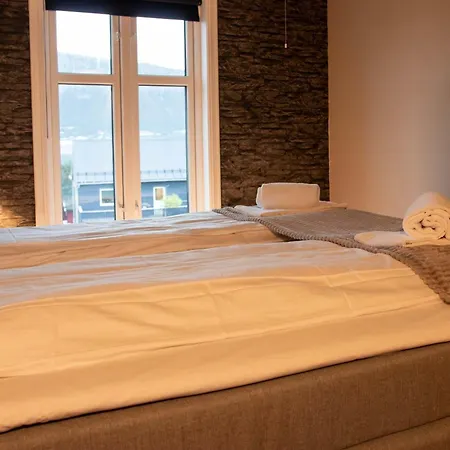 Spacious 3 Bedroom With View * Tromsø