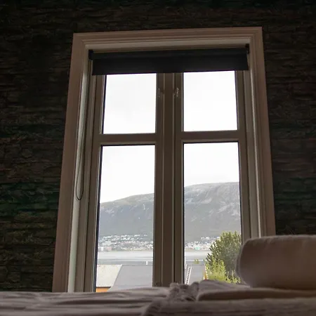 Spacious 3 Bedroom With View 公寓