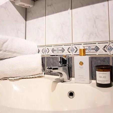 Spacious 3 Bedroom With View 公寓 *