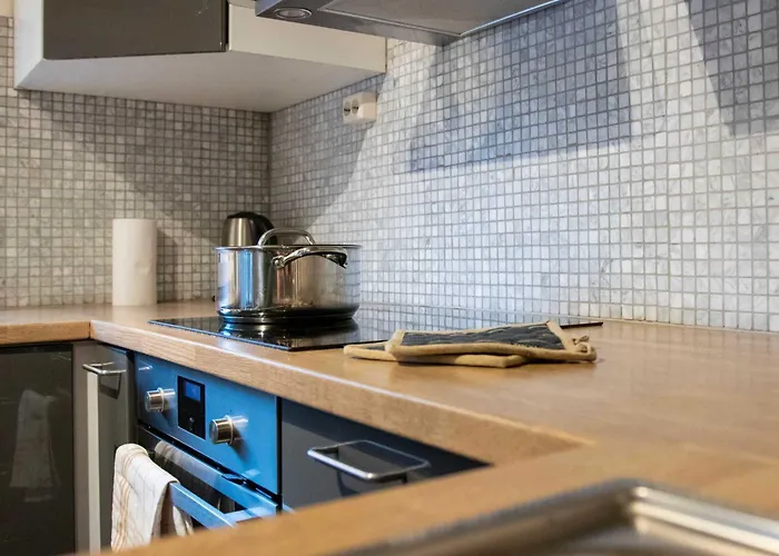 Spacious 3 Bedroom With View *