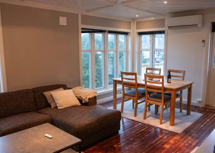 Spacious 3 Bedroom With View *