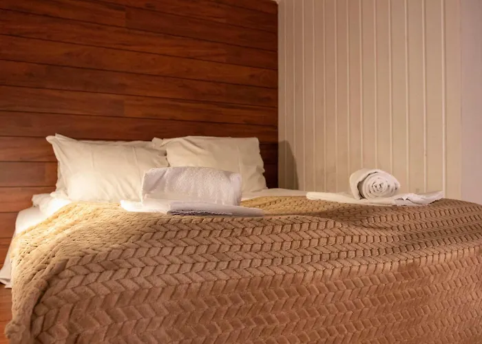 Spacious 3 Bedroom With View *