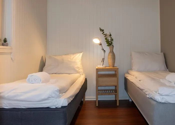 Spacious 3 Bedroom With View 아파트 *